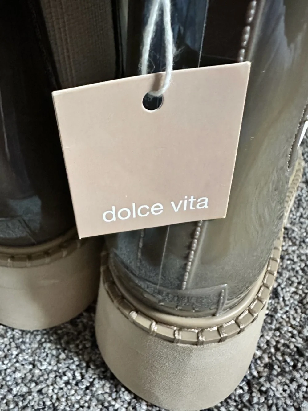 Dolce Vita Woman’s Tropic H2O Boots Size 9 NWT Waterproof Dk Moss
